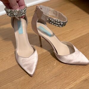 Betsy Johnson pumps